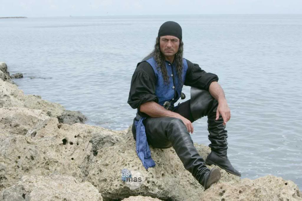  photo Fernando-Colunga_29-64207616-d122-102d-8ad4-0019b9d5c8df1_zps9a0e30ab.jpg