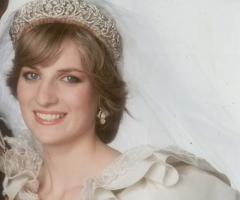 princess diana wedding pictures. princess diana wedding dress