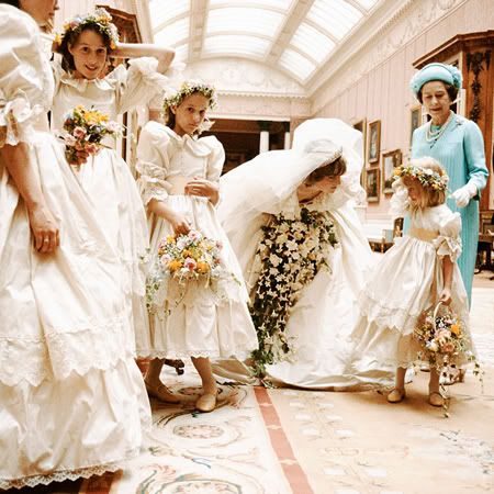 prince charles and princess diana wedding photos. princess diana wedding cake.