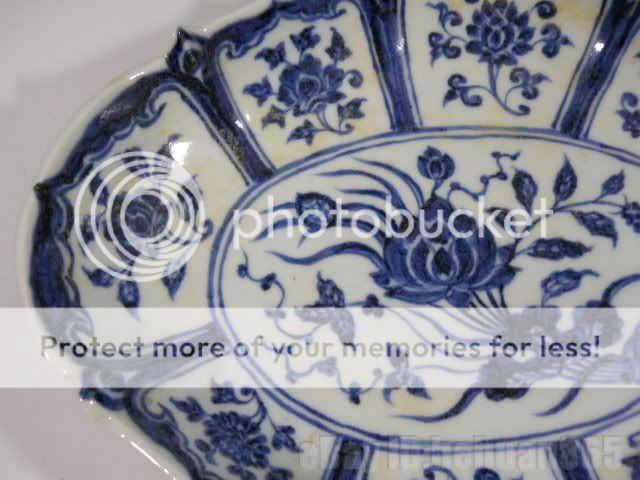Fine Chinese blue and white porcelain compote plate  